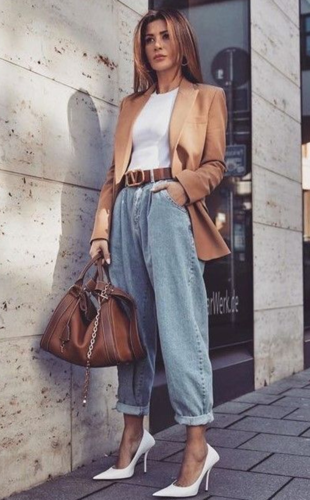 Loose jeans trend