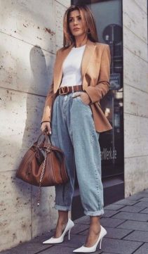Loose jeans trend