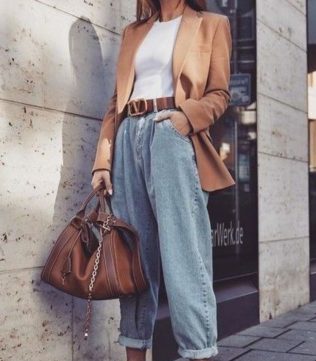 Loose jeans trend