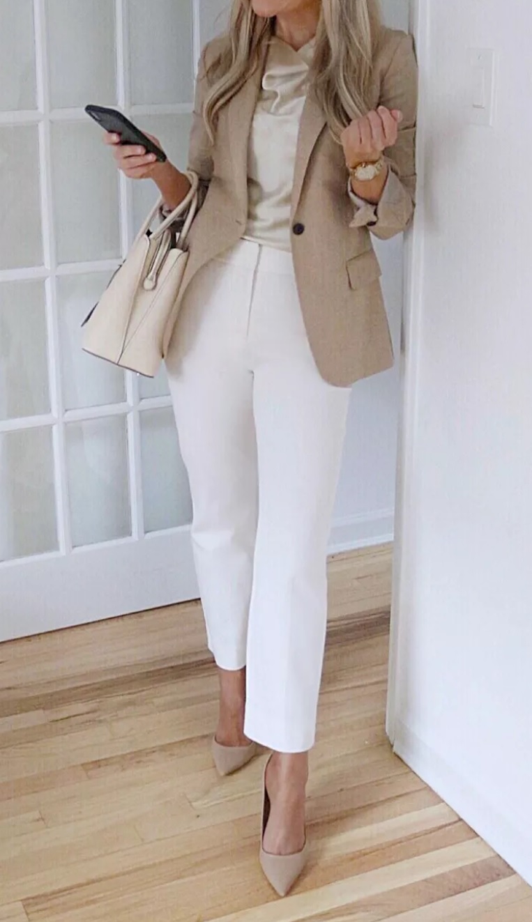 How to wear white pants at the office - Emma.FashionEmma.Fashion