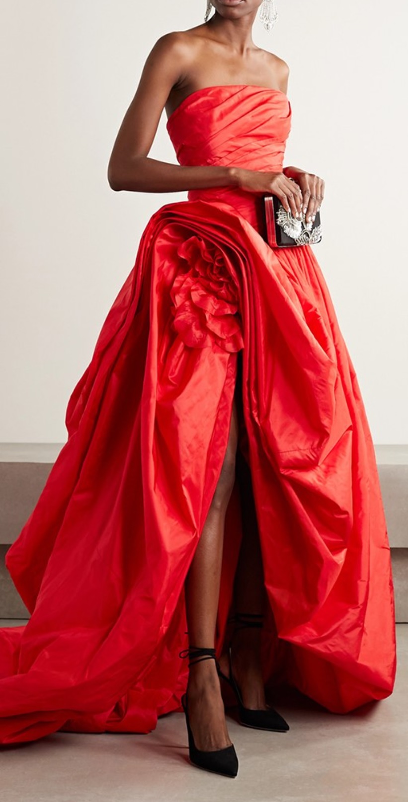 The Special Glamour Of Festive Attire Dress Code - Emma.FashionEmma.Fashion